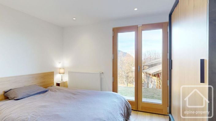 Image No.16-4 Bed Property for sale