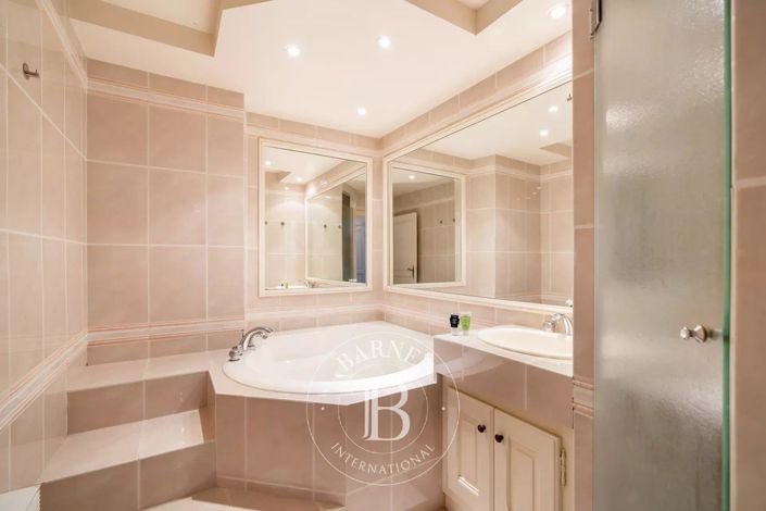 Image No.14-5 Bed House for sale