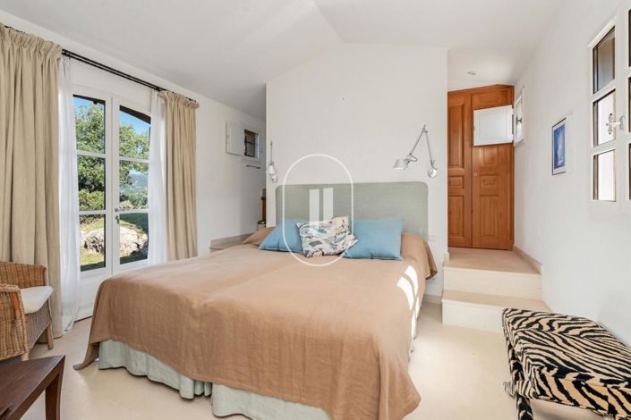 Image No.10-6 Bed House for sale