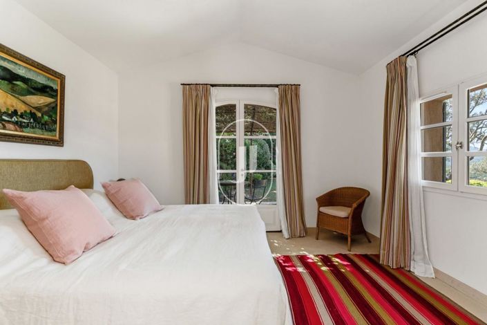 Image No.12-6 Bed House for sale