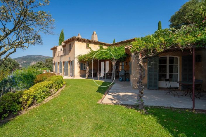 Image No.2-6 Bed House for sale