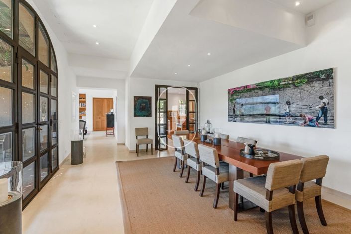 Image No.7-6 Bed House for sale