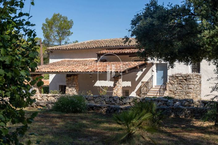 Image No.6-5 Bed House for sale