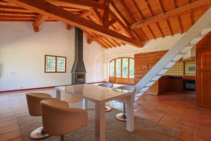 Image No.9-5 Bed House for sale