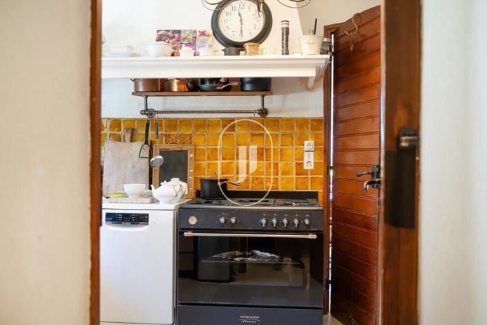 Image No.10-5 Bed House for sale