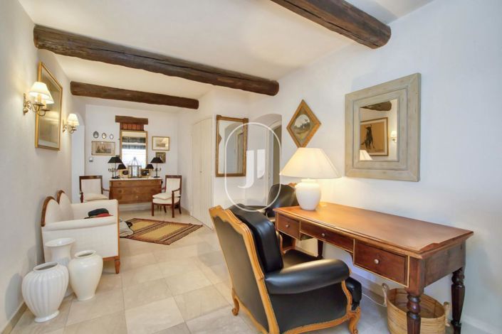 Image No.12-5 Bed House for sale