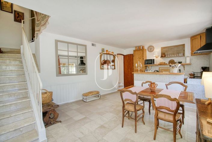 Image No.5-5 Bed House for sale