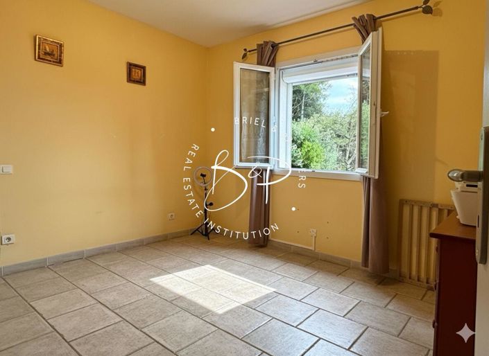 Image No.10-4 Bed House for sale