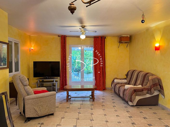 Image No.6-4 Bed House for sale