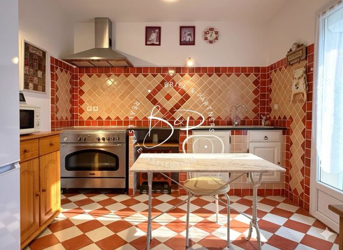 Image No.7-4 Bed House for sale