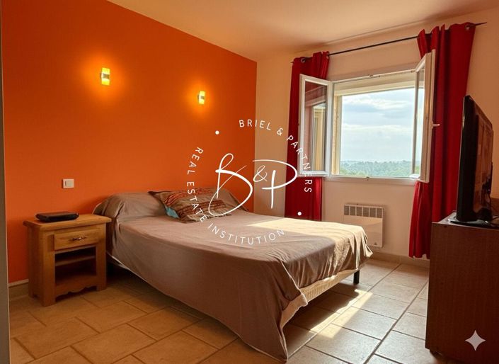 Image No.9-4 Bed House for sale