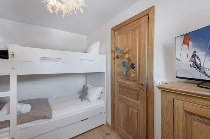 Image No.2-4 Bed House for sale