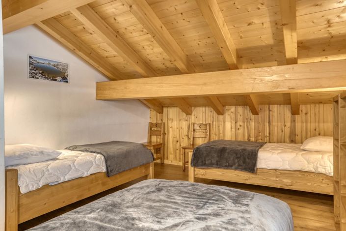 Image No.14-10 Bed House for sale