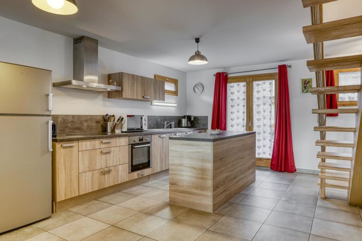 Image No.9-10 Bed House for sale