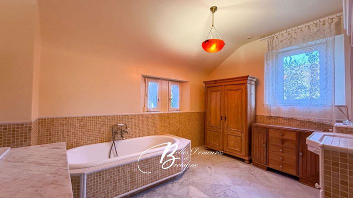 Image No.14-6 Bed House for sale