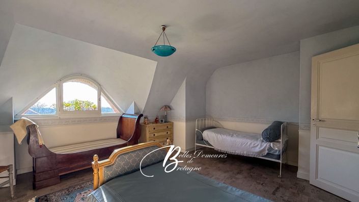 Image No.17-6 Bed House for sale