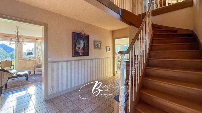 Image No.4-6 Bed House for sale