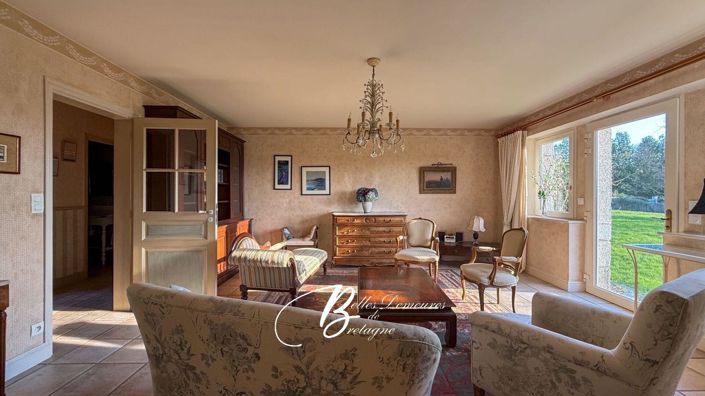 Image No.6-6 Bed House for sale