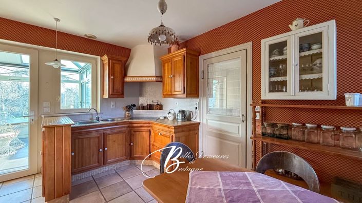Image No.9-6 Bed House for sale