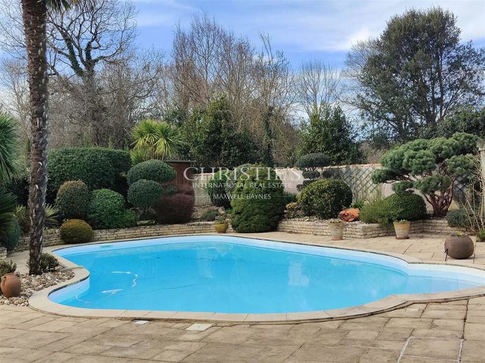 Image No.2-5 Bed House for sale