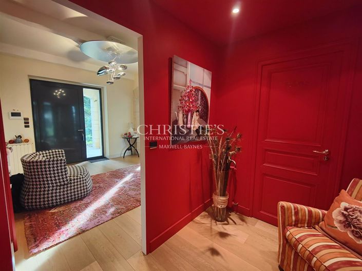 Image No.5-5 Bed House for sale