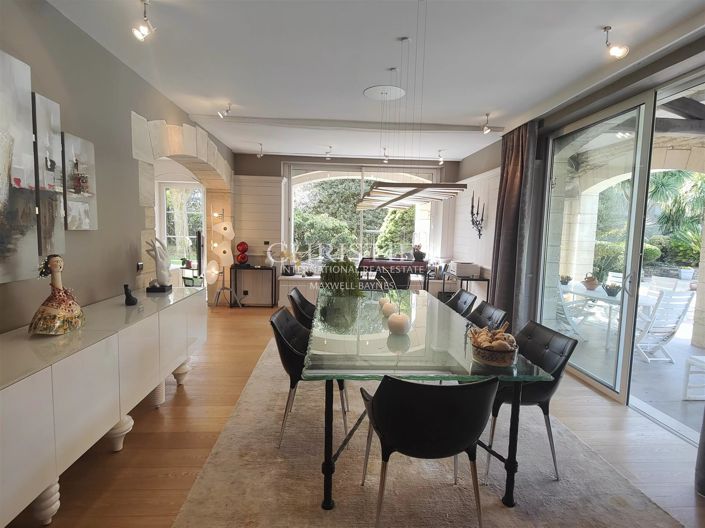 Image No.7-5 Bed House for sale