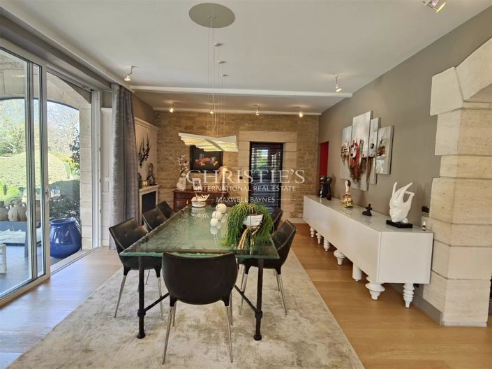 Image No.9-5 Bed House for sale