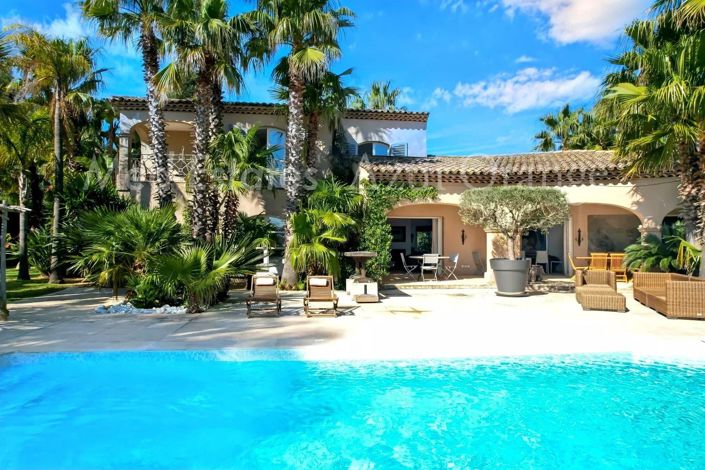 Image No.2-Maison de 5 chambres à vendre à Grimaud