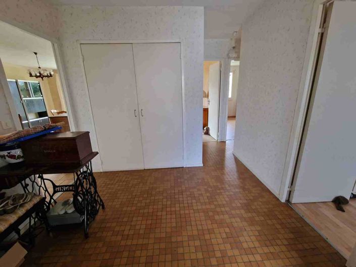 Image No.10-3 Bed House for sale