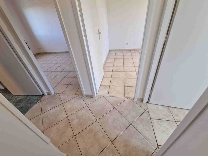 Image No.8-2 Bed House for sale