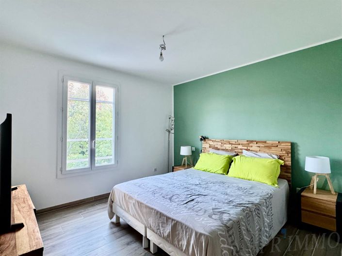 Image No.10-3 Bed House for sale