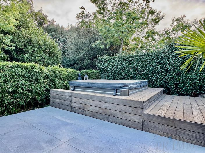 Image No.17-3 Bed House for sale