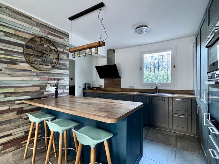 Image No.6-3 Bed House for sale