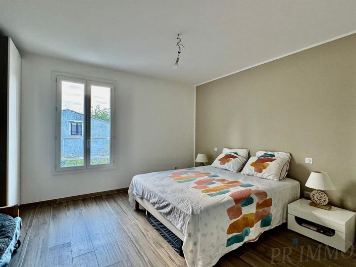 Image No.7-3 Bed House for sale