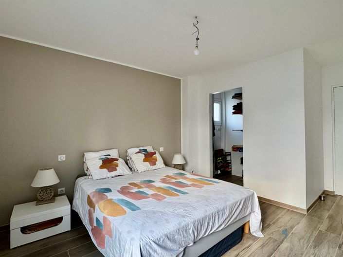 Image No.8-3 Bed House for sale