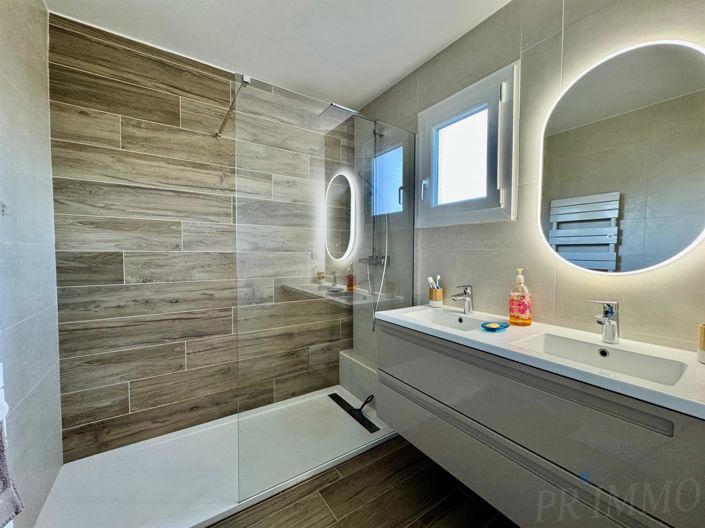 Image No.9-3 Bed House for sale