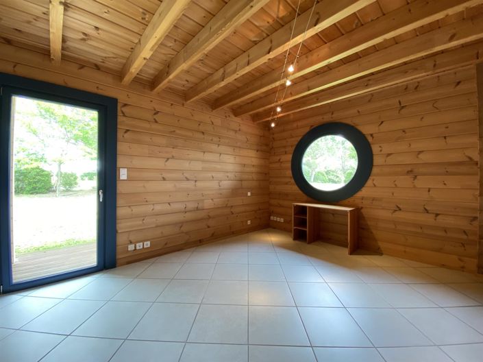 Image No.12-5 Bed House for sale