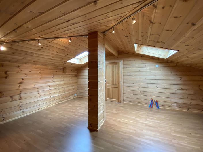 Image No.16-5 Bed House for sale