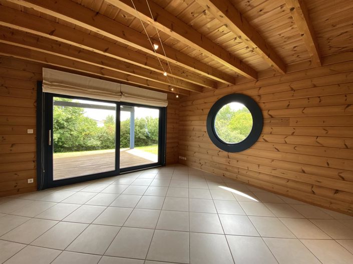 Image No.8-5 Bed House for sale