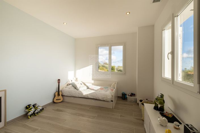 Image No.22-4 Bed House for sale