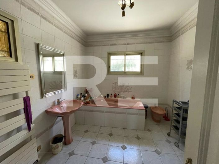 Image No.8-3 Bed House for sale