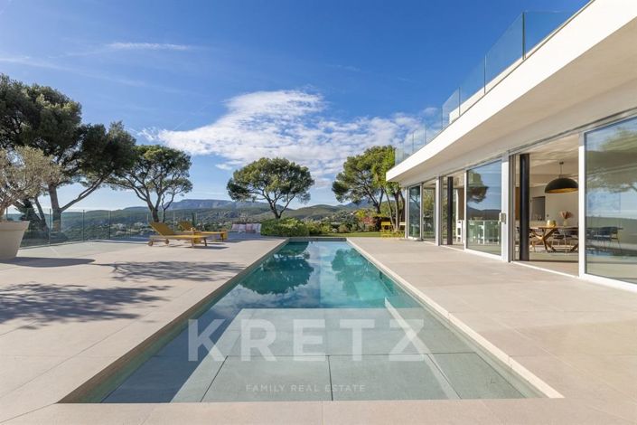 Image No.3-8 Bed House for sale
