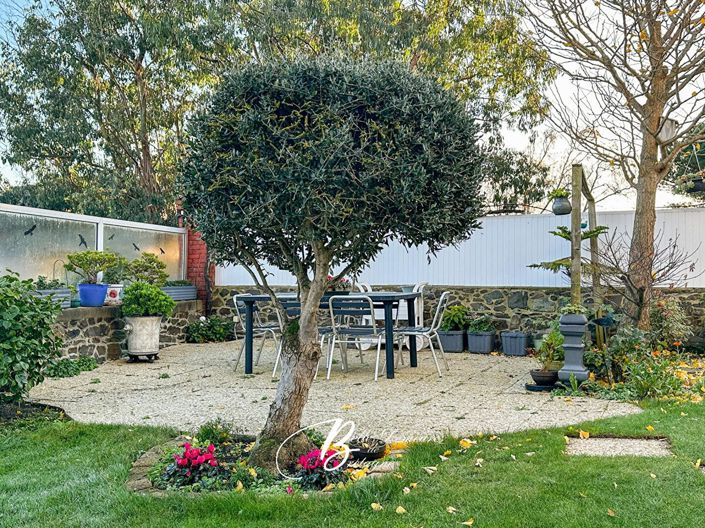 Image No.10-5 Bed House for sale