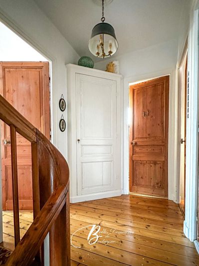 Image No.7-5 Bed House for sale