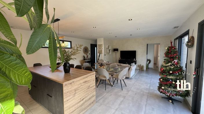 Image No.7-4 Bed House for sale