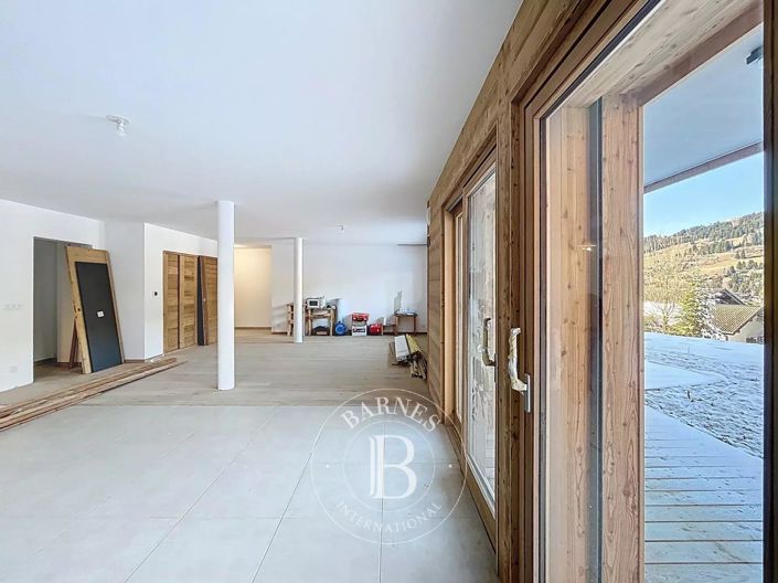 Image No.2-4 Bed Apartment for sale