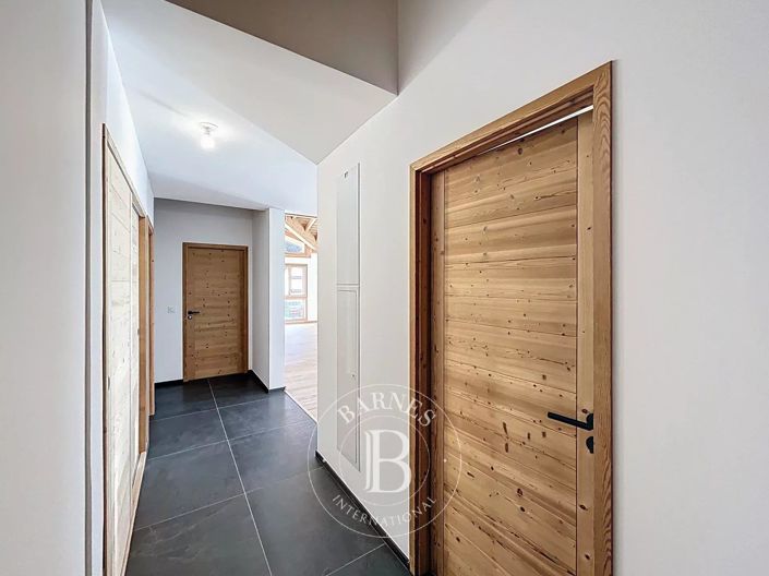 Image No.10-4 Bed Apartment for sale