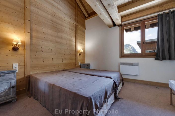 Image No.10-16 Bed House for sale