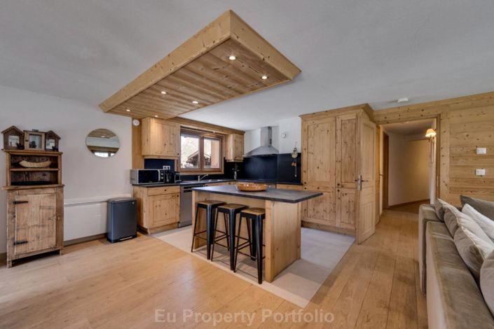 Image No.7-16 Bed House for sale