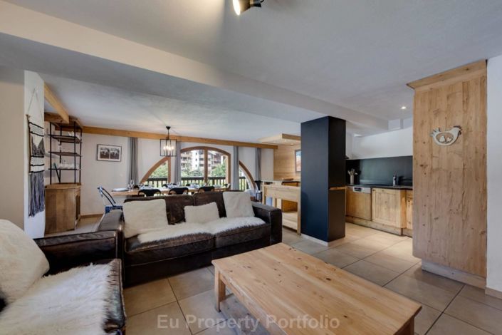 Image No.8-16 Bed House for sale